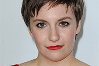 Lena-dunham-bold-makeup-style-side